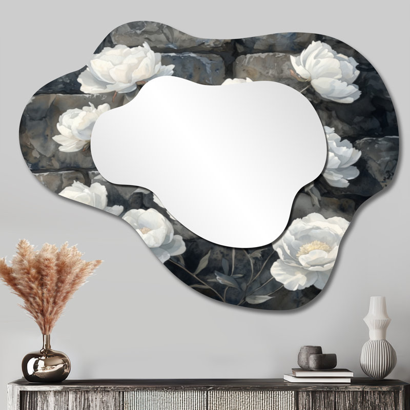 Pivoine monochrome sur le rocher I - miroir décoratif asymétrique pivoines, miroir mural traditionnel irrégulier, imprimé sur métal