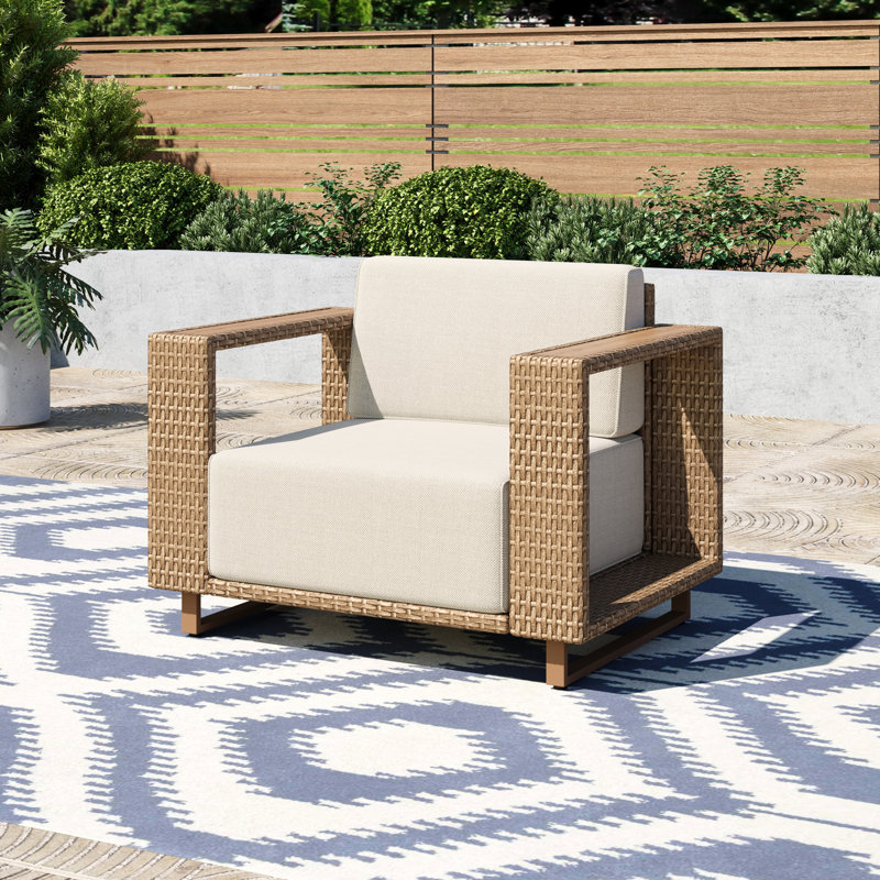 Chaise simple en rotin avec accoudoirs doubles