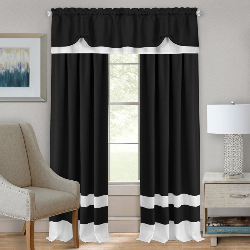 Ensemble de cantonnière 58 po Ryon, L 58 po x L 24 po, Noir/blanc