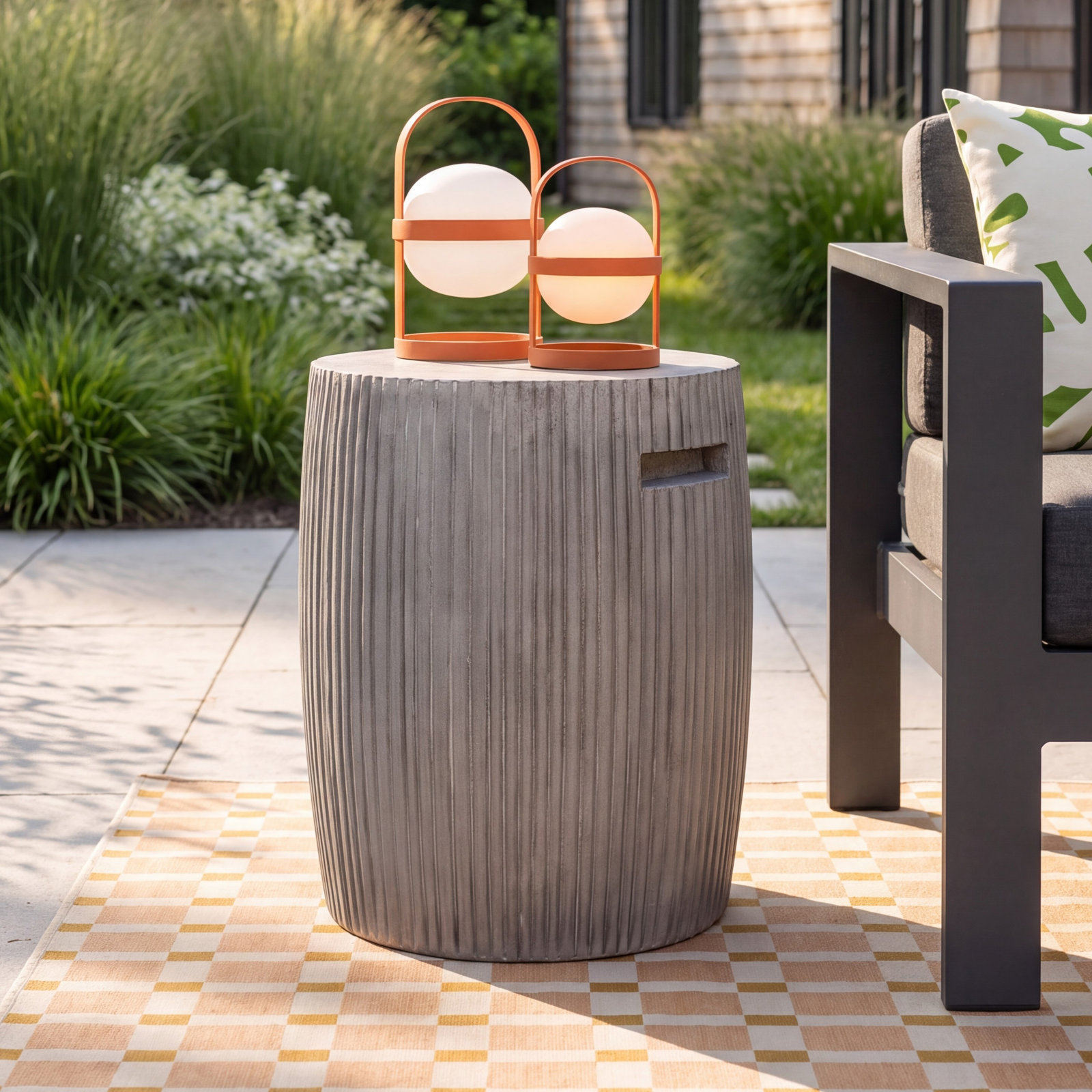 Lionel 15" Patio Side Table, Gray
