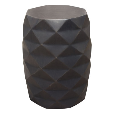 Table d'appoint en bois de manguier massif Fig au fini gris avec motif géométrique