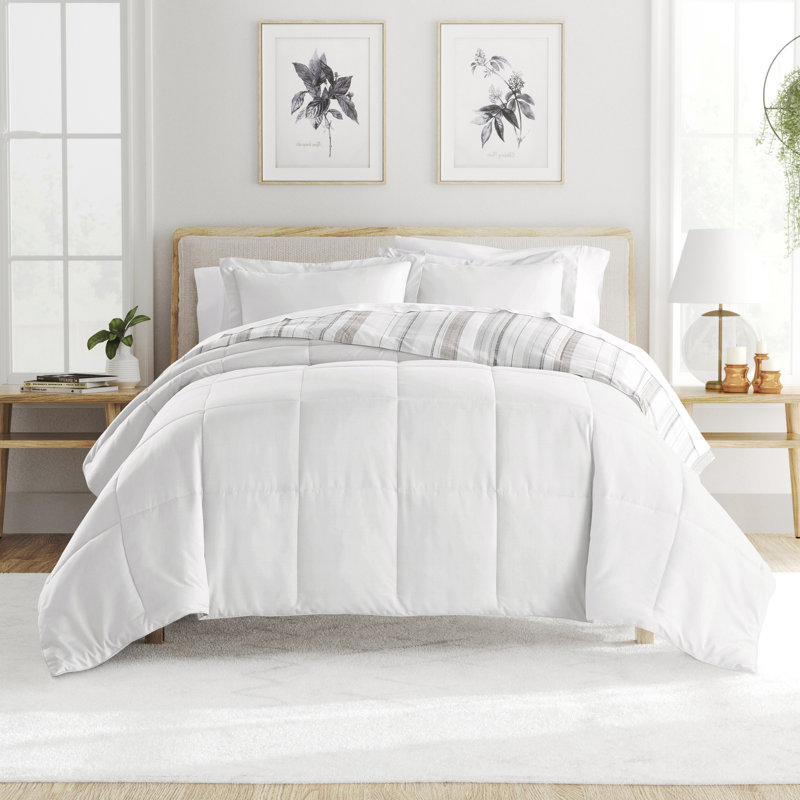 Twin White Down Alternative Reversible Microfiber Comforter Set