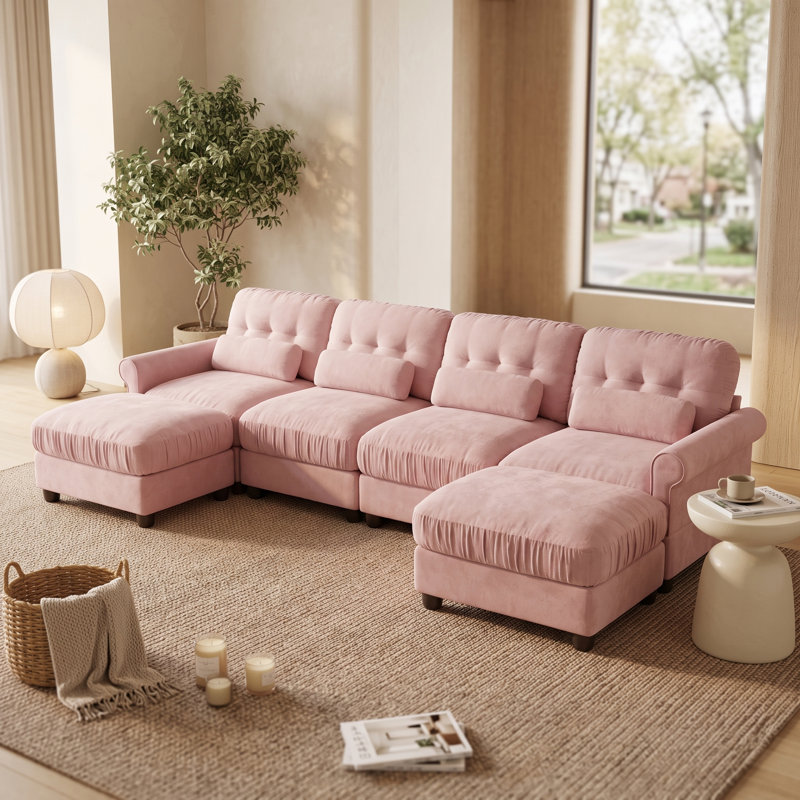 Canapé modulaire 4 places en chenille souple à volants, style transitionnel, avec 2 poufs, dossier capitonné et accoudoirs arrondis, rose