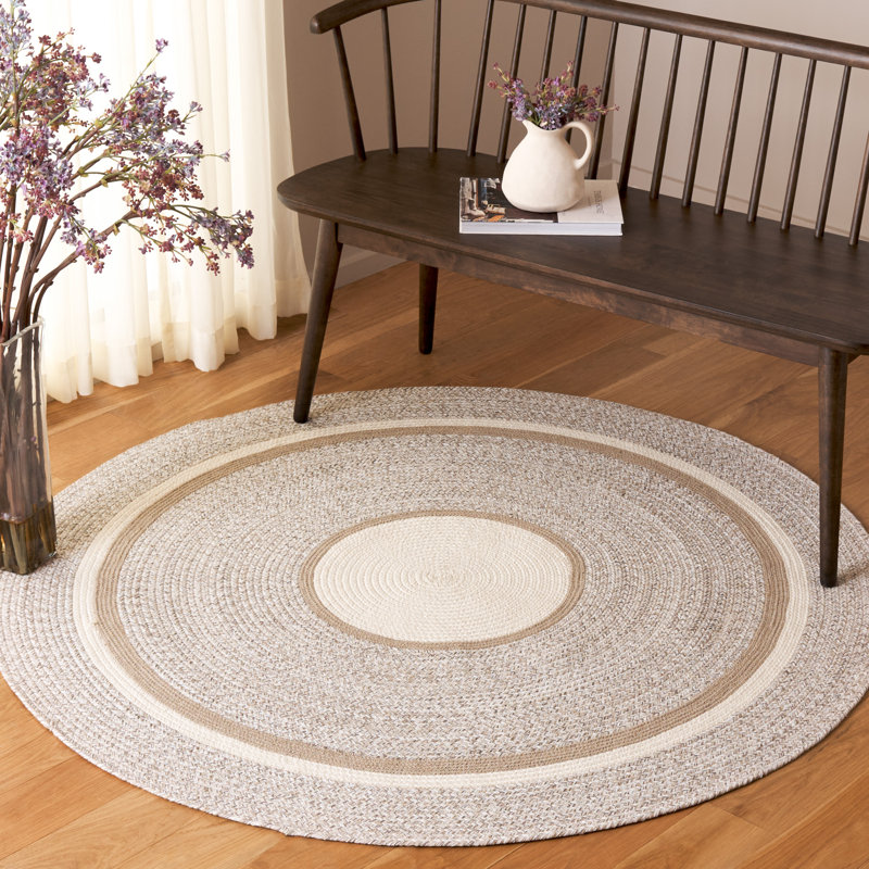 Dougles 755 Area Rug In Beige / Ivory, Round 5'