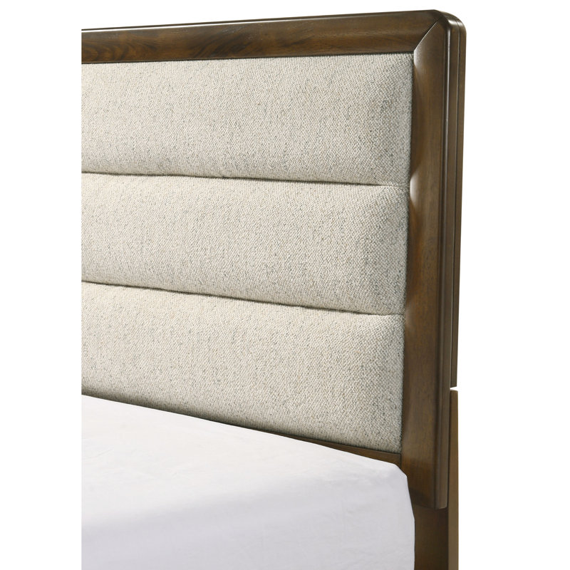 Grand lit à panneau en brun avec luxueux revêtement beige élégant avec rails latéraux rembourrés
