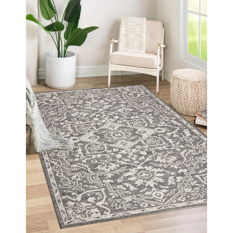 Mcfall Polypropylene Indoor/Outdoor Rug, Rectangle 5'3" x 7'3"