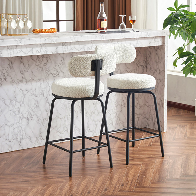 Ensemble de 2 tabourets de bar pivotants rembourrés à hauteur de comptoir avec pieds et repose-pieds en métal Boucle, Blanc