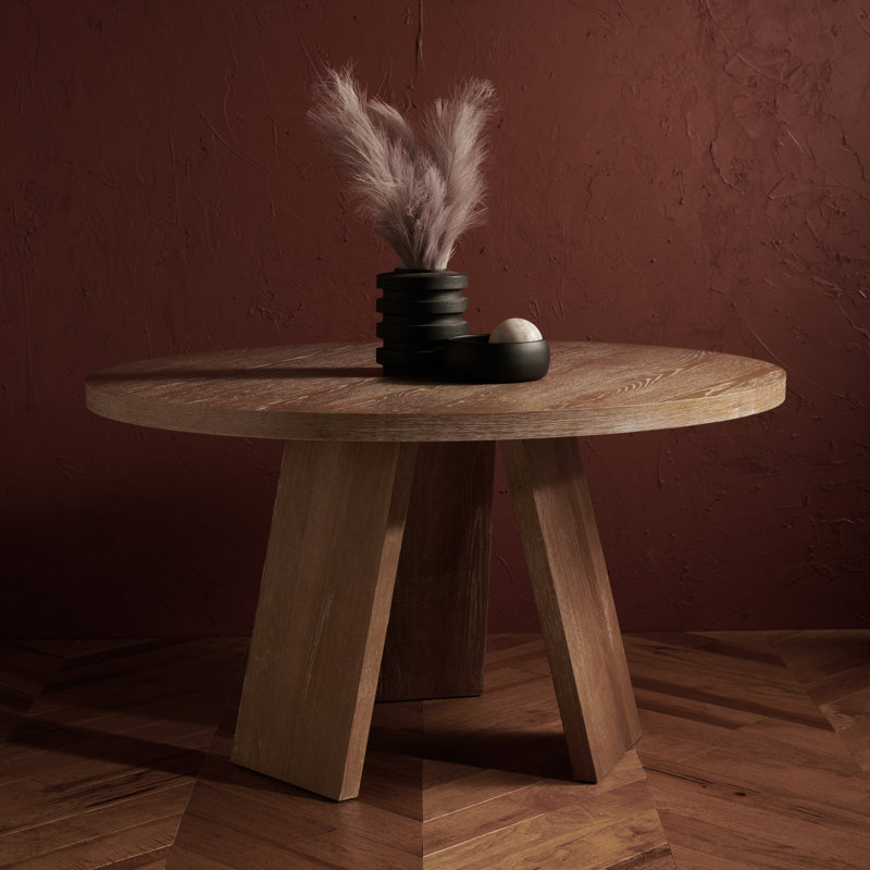 Mattelynn 54'' Round Dining Table, Rustic Oak