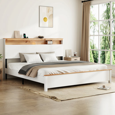 Très grand lit avec base de recharge en bois: cette base de lit rustique avec tête de lit et station de charge intégrée est facile à installer et à utiliser