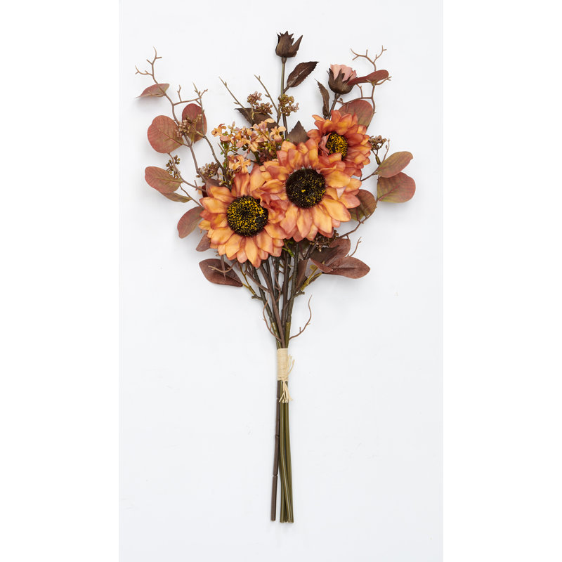 Bouquet de tournesols et de feuilles d'automne
