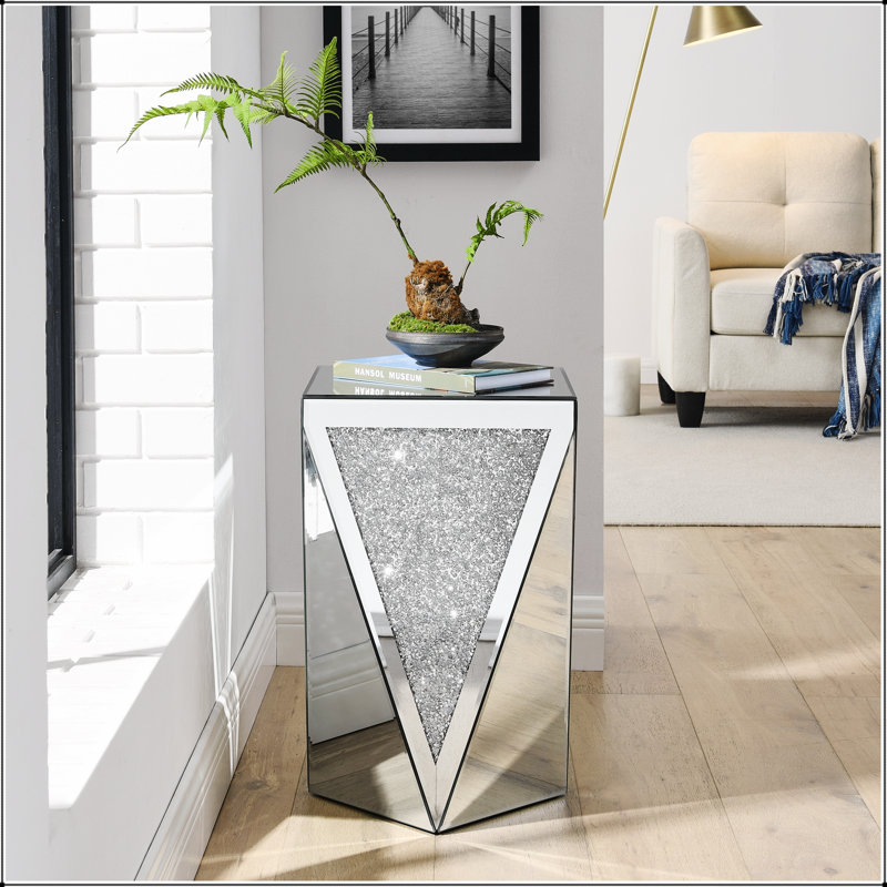 Table basse inversée à miroir triangulaire avec incrustations en cristal de diamant pour les salons et les couloirs élégants