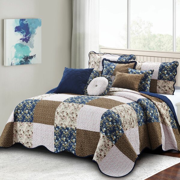 https://assets.wfcdn.com/im/95344971/resize-h600-w600%5Ecompr-r85/5751/57516419/Chiang+Microfiber+Quilt+Set.jpg