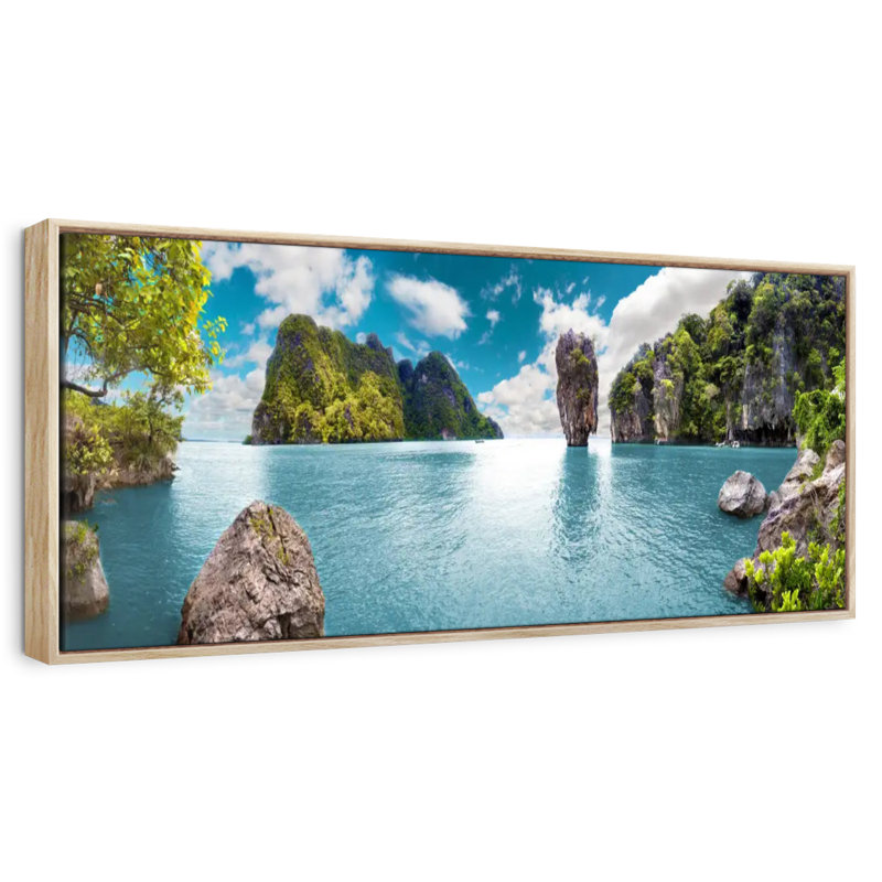 Iconic James Bond Island, 37 po x 13 po, Cadre flottant en bois naturel