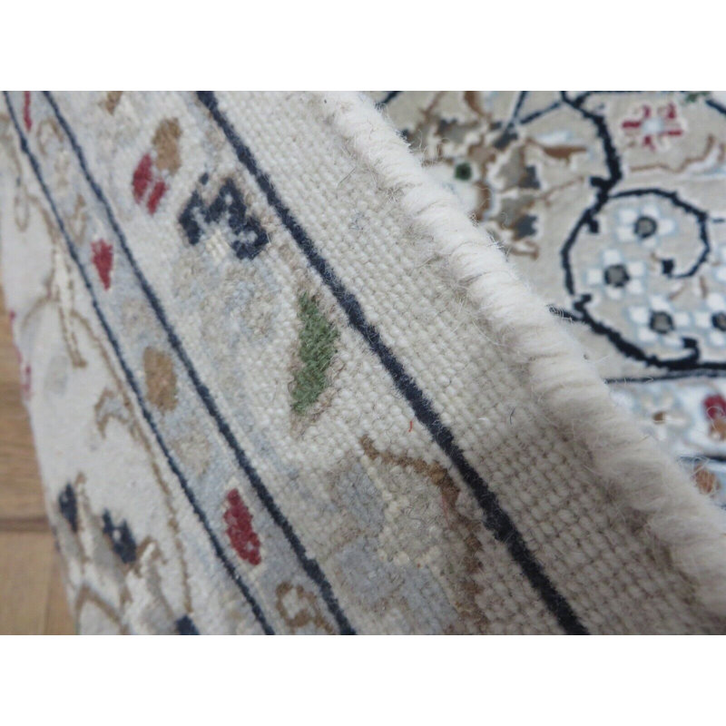 Tapis fin ivoire noué à la main 6 pi 9 po x 6 pi 9 po Dain