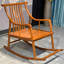 Chaise berçante en bois massif