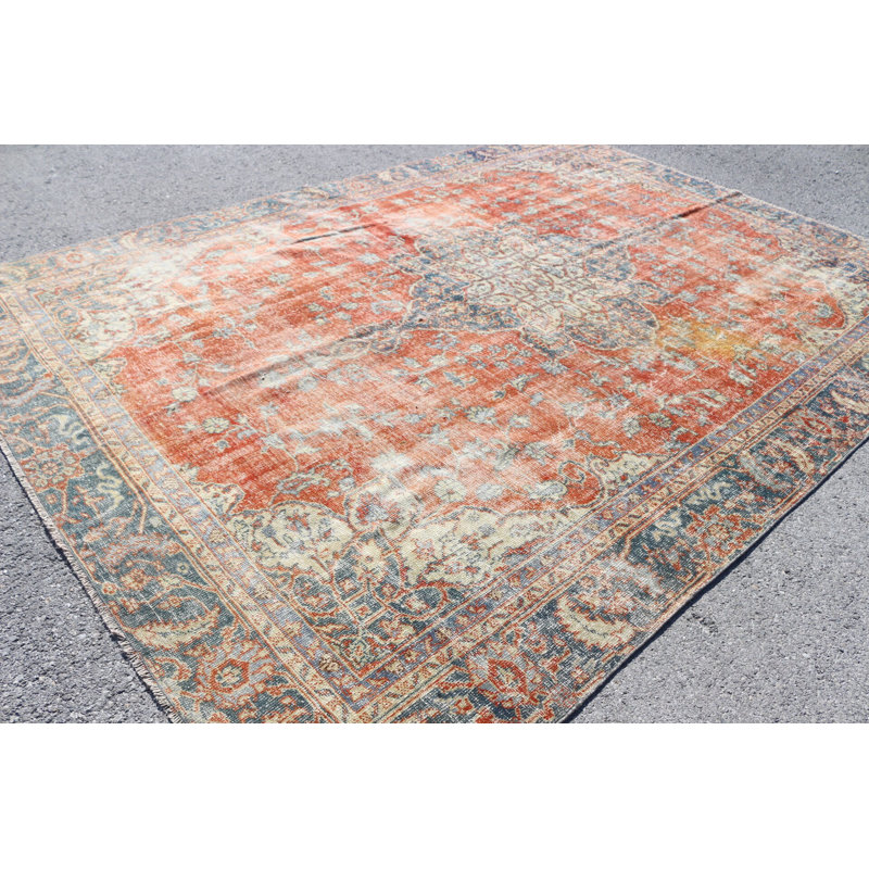 Tapis turc fait à la main de style rétro offrant un élément décoratif exclusif pour votre espace de vie avec son design en laine surdimensionné