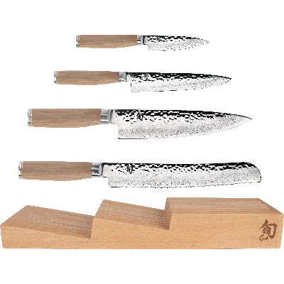 L'ensemble de 5 tiroirs Shun Premier Blond comprend un couteau de chef de 8 po, un couteau d'office de 4 po, un couteau utilitaire de 6,5 po et un couteau à pain de 9 po, un ensemble de couteaux japonais fabriqués à la main, un revêtement en acier inoxydable de Damas et une poignée de style Pakkawood
