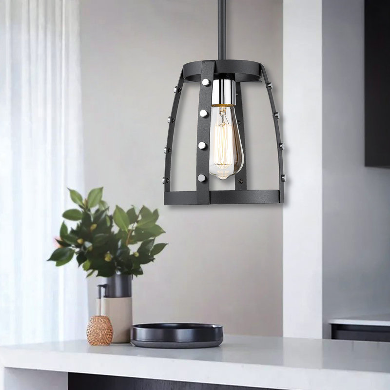 Luminaire suspendu punk avec cage noire Barada pour îlot de cuisine Barada