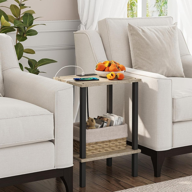 Table de bout avec station de charge, petite table d'appoint avec prises de courant, table de chevet à 2 niveaux avec tablette de rangement pour le salon, la chambre à coucher et les petits espaces, finition grège