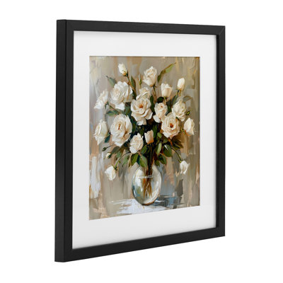Roses blanches dans un vase, reproduction encadrée sous verre, design par LSR Creative Studio