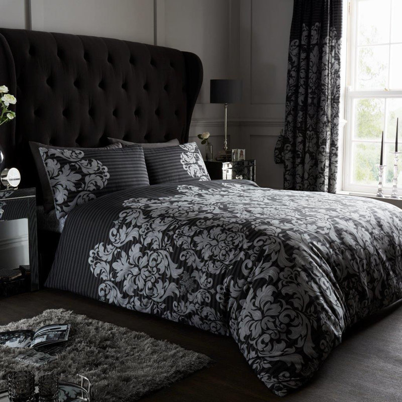 Damask Pattern Duvet Cover Set with Matching Pillowcases - Polycotton Bedding Set - Washable, King, Black