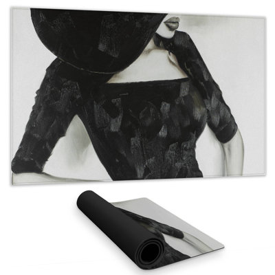 Beautiful classic woman - 14.00"x24.25" Desk mat