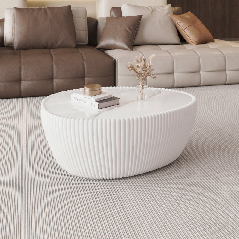 Table basse en forme d'œuf Goose