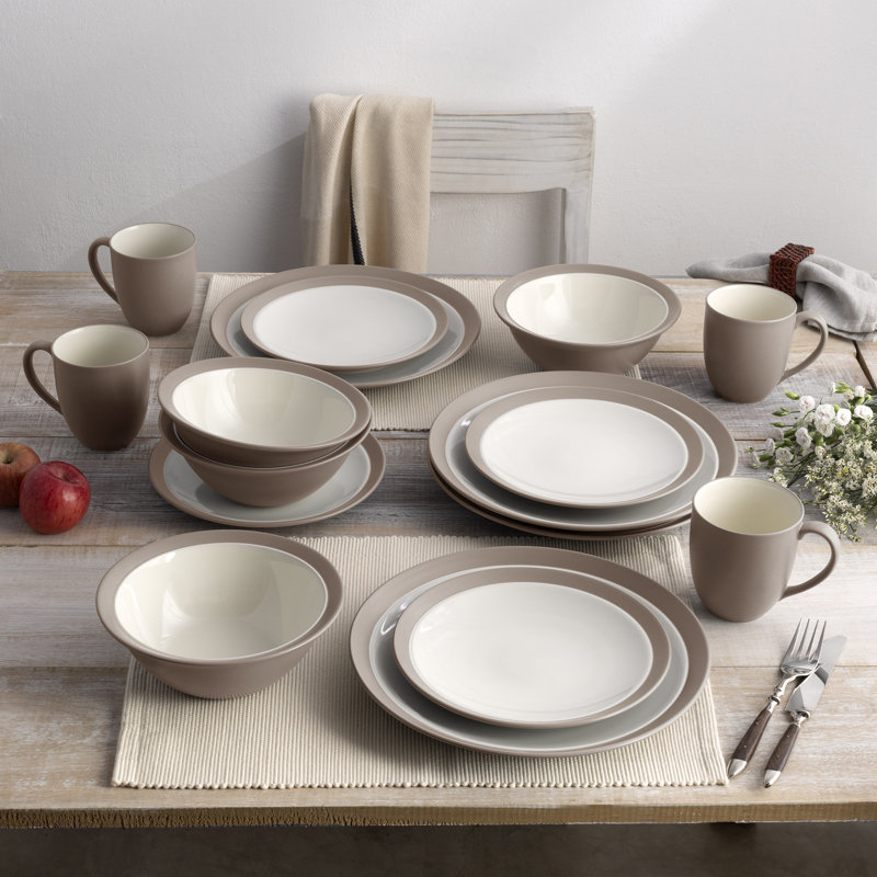 Noritake Colorwave 16-Piece Curve Dinnerware Set, Service for 4, Clay
