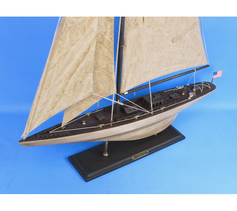 Voilier miniature en bois 35 po Laidley