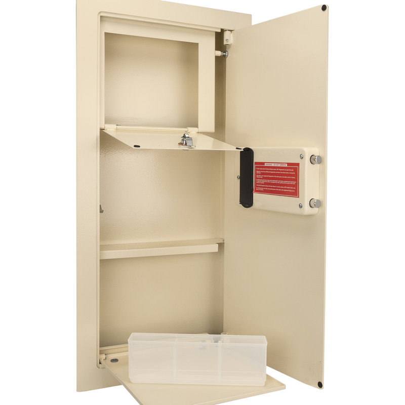 Coffre-fort mural biométrique beige de 0,82 pi³, structure en acier robuste avec tablette amovible et compartiment verrouillable. Sécurité renforcée grâce à sa serrure.