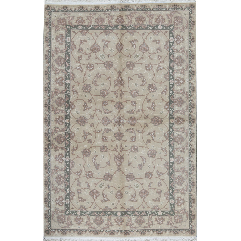Tapis ivoire noué à la main de haute qualité