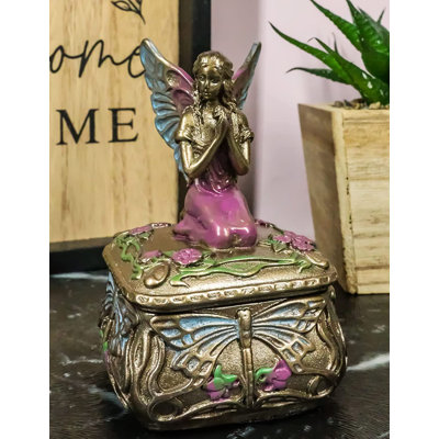 Hach Figurines & Sculptures