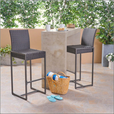 Ensemble de 2 tabourets de bar d'extérieur transitionnels en rotin de polyéthylène résistant aux intempéries pour patio
