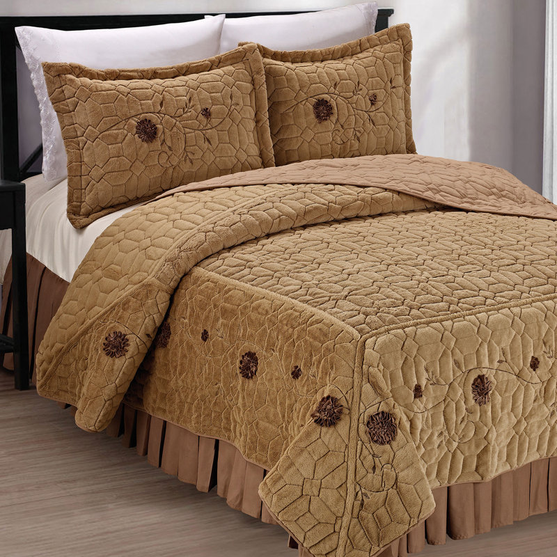 Polyester Floral Quilt with Pillow Shams Included, Queen, Light Camel