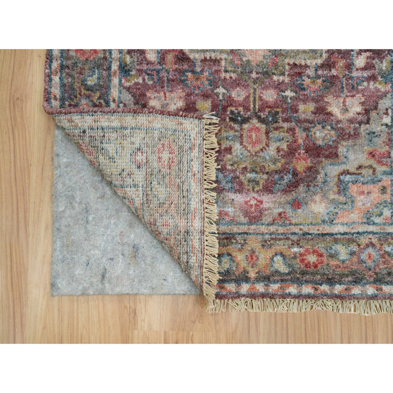 Tapis de couloir oriental en laine rouge 2 pi 7 po x 14 pi Heris Revival