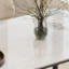 Table de salle à manger en pierre brillante de luxe-597227651