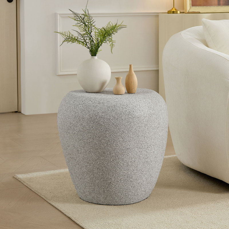  Table d'appoint 19,29 pouces en fibre de verre, table de bout ronde à tambour moderne, table de chevet texturée avec urne, beige