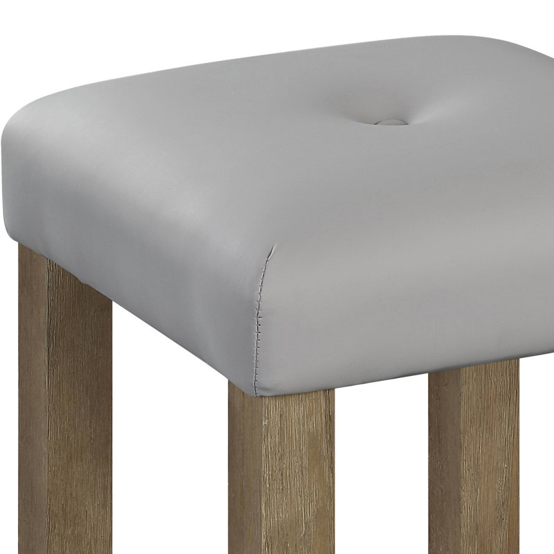 Tabourets gris et chêne à hauteur de comptoir