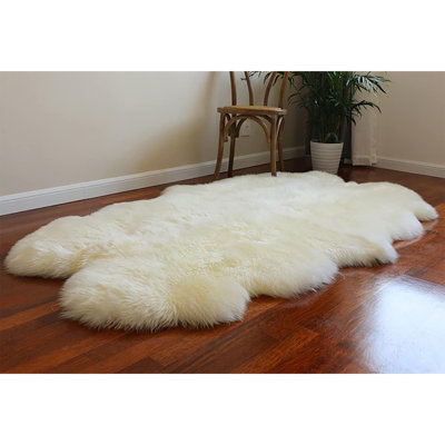 Tapis en peau de mouton véritable de qualité supérieure 4 x 6 pieds blanc ivoire