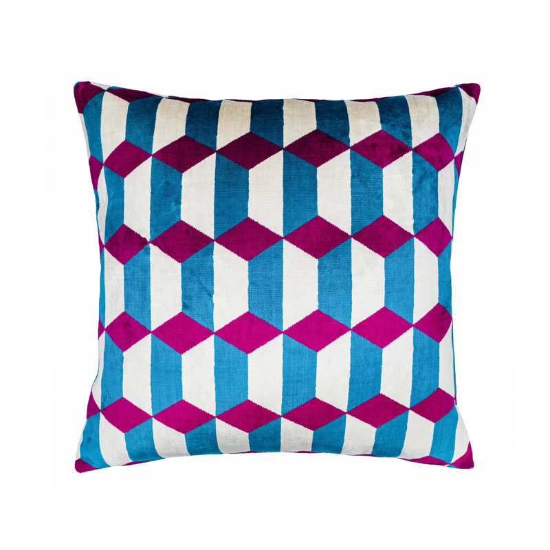 Coussin en velours de soie Ikat Raspberry Diamonds, 20 po x 20 po