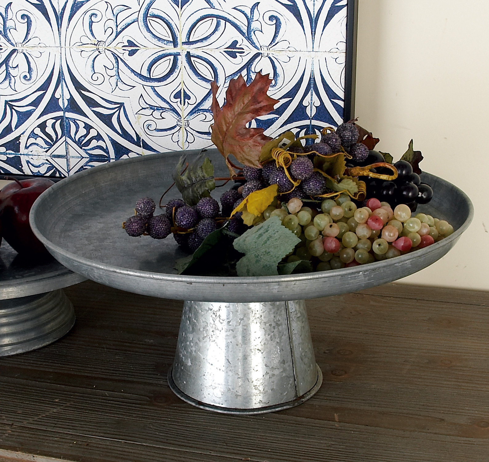 Ontario Iron Cake Stand, 16" W x 16" L x 7" H