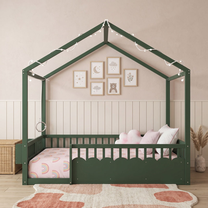 Lit de cabane en bois avec guirlande lumineuse, tablette et barrières de sécurité, Vert
