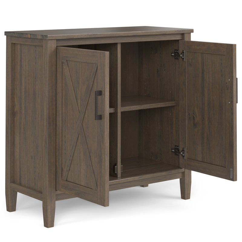 Armoire de rangement basse en bois massif Ela 32 po avec portes en X et tablettes réglables