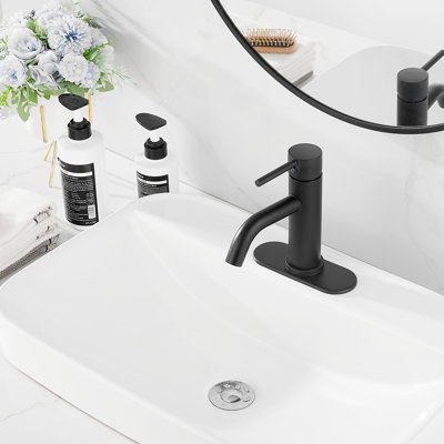 Single-Hole Single-handle Bathroom Faucet with Drain Assembly