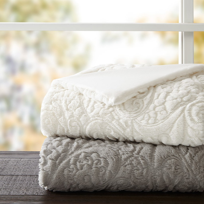 Norfolk Ultra Plush Down Alternative Throw