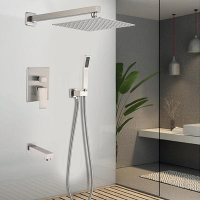 Ensemble de robinet de douche avec valve brute