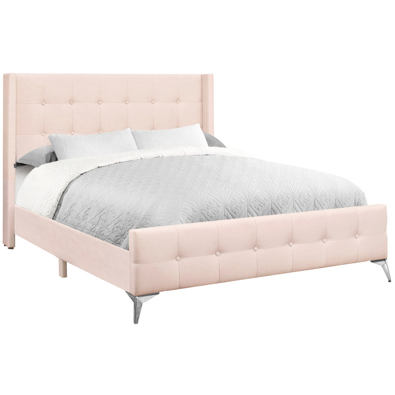 Lit plateforme élégant en velours rose avec base en métal et pieds inclinés