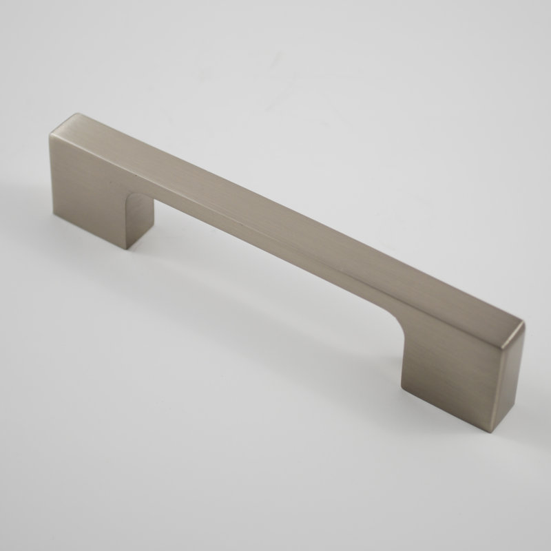 Poignée barre 3 3/4" au centre, Nickel satiné