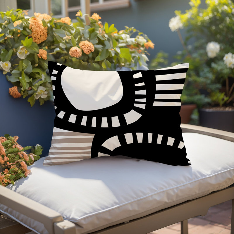 Coussin rectangulaire intérieur / extérieur Alika, Noir / blanc cassé, H 14 po x l 20 po