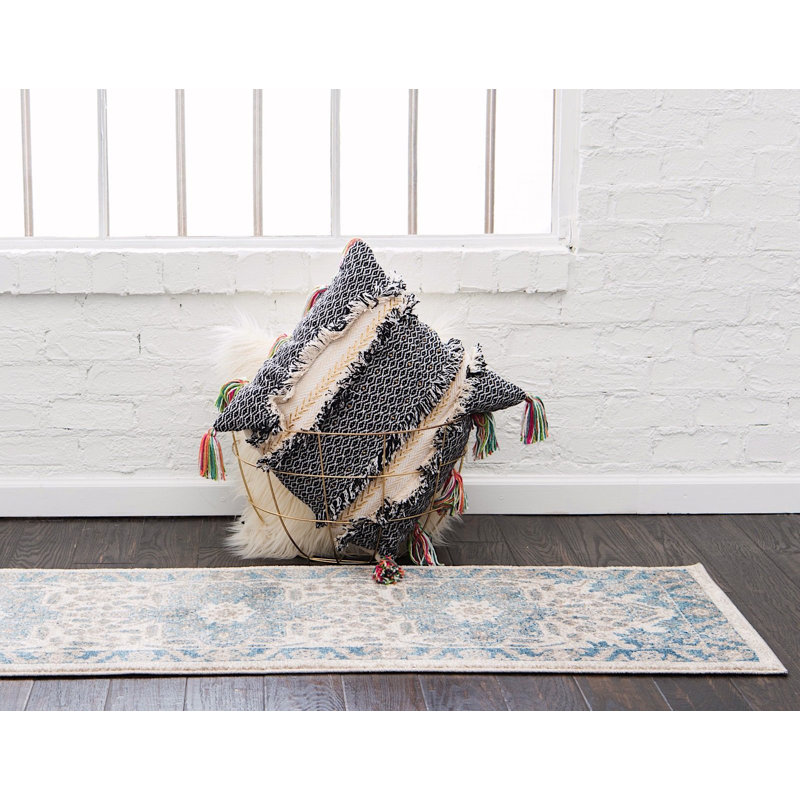 Linz Oriental Indoor Rug, Runner 2'7" x 10'